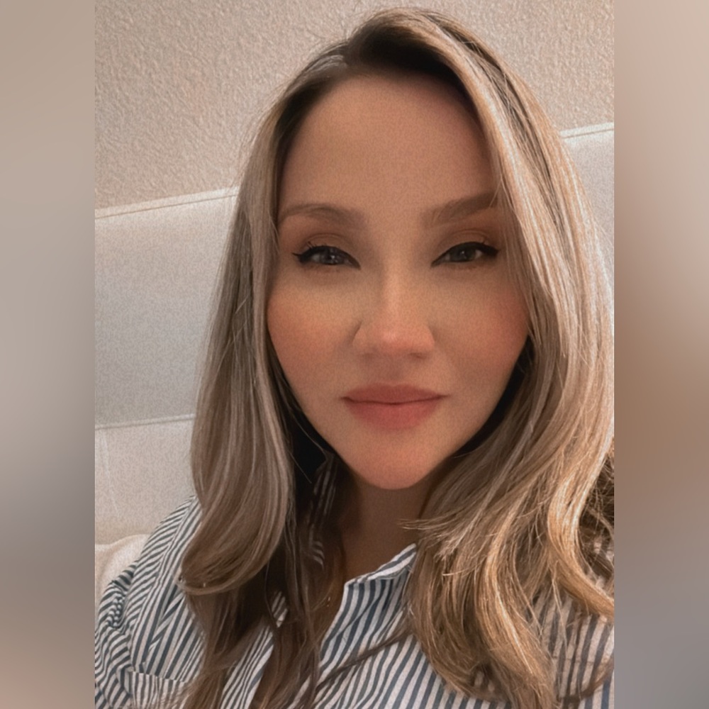 Meet your Posher, Claudia